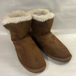 True Craft Women’s Boots, Brown, Size 7 Chestnut Micro TC - Polly New in Box